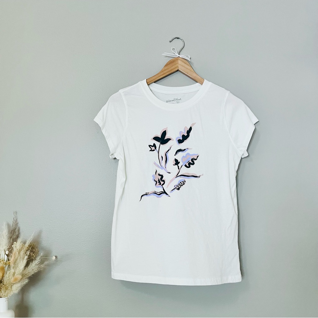 Universal Thread Graphic Tee